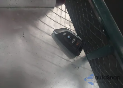 2021 BMW X1 Sdrive28I z USA, uszkodzony, nr VIN WBXJG7C05M5U33457